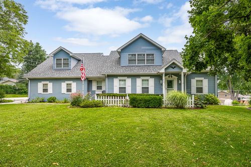 6101 Chase Ave, Downers Grove, IL, 60516-1635 | Card Image