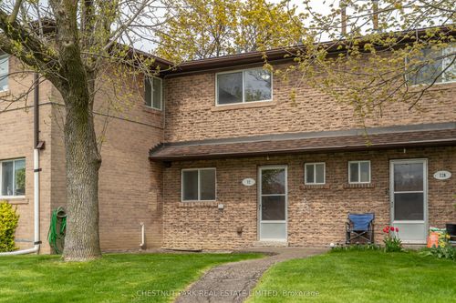12-44 Romfield Dr, North York, ON, M3J1K3 | Card Image