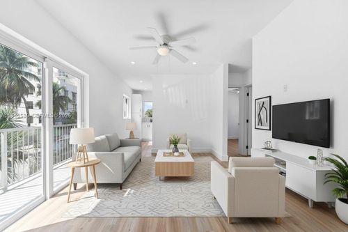 apt-1-300 Nw 7th Ave, Miami, FL, 33128-1561 | Card Image