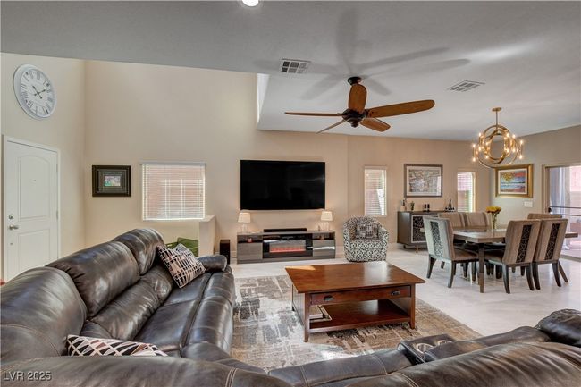7613 Pulpit Rock Ct, House other with 3 bedrooms, 3 bathrooms and null parking in Las Vegas NV | Image 9