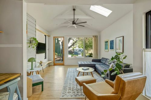 618 Denson Dr, Austin, TX, 78752-4015 | Card Image