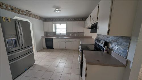 2423 South Ave, Leesburg, FL, 34748-8180 | Card Image