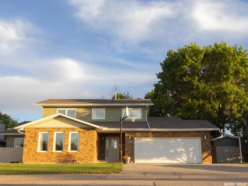 1287 Simcoe St, Moose Jaw, SK, S6H3J5 | Card Image