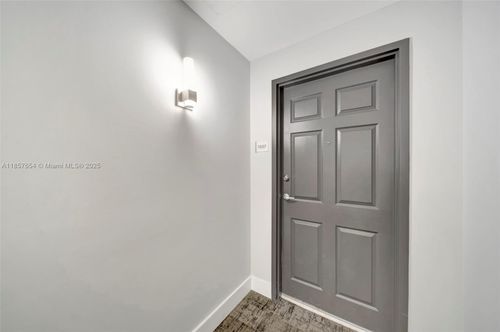 apt-1037-140 S Dixie Hwy, Hollywood, FL, 33020-7331 | Card Image