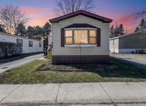 48609 Pineview Dr, Shelby Township, MI, 48317-2763 | Card Image