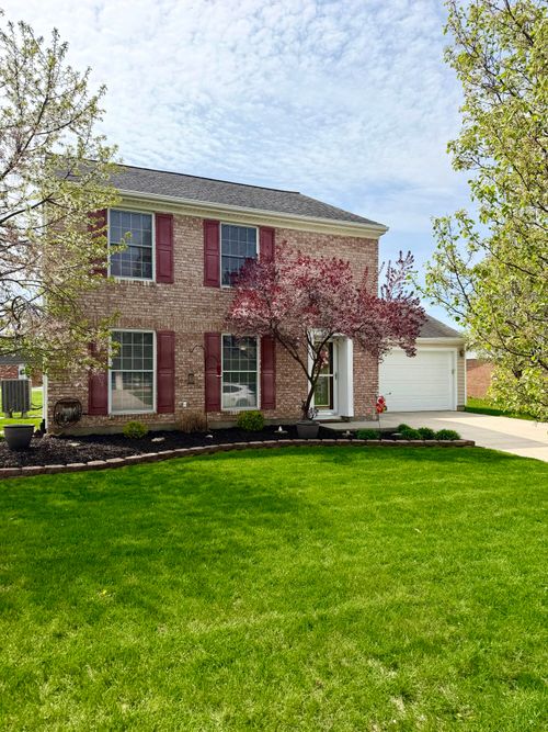 313 Cottonwood Dr, Wapakoneta, OH, 45895-9304 | Card Image