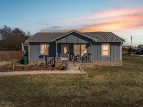 119 S Falls St, Mart, TX, 76664-1318 | Card Image