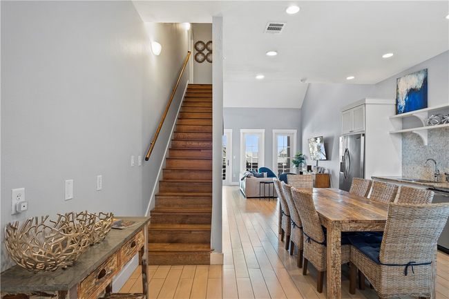 3-304 - 140 Social Cir, Condo with 3 bedrooms, 3 bathrooms and null parking in Port Aransas TX | Image 5