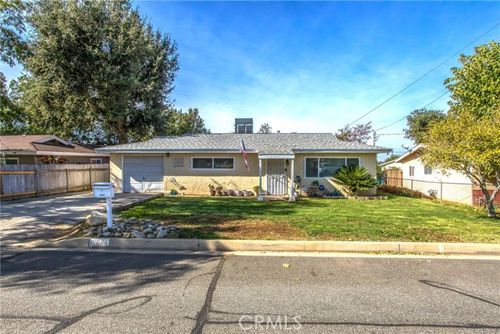  Douglas Street, Yucaipa, CA, 92399 | Card Image