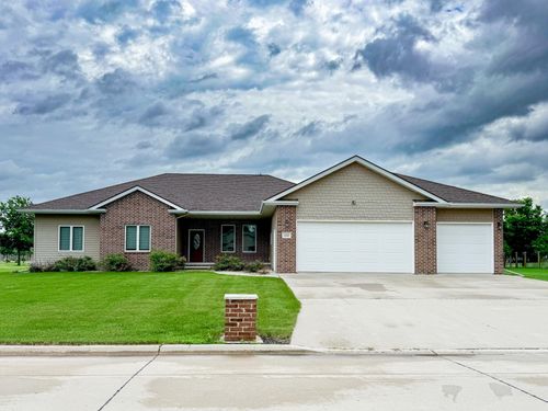 1512 17th Ave W, Spencer, IA, 51301-2712 | Card Image