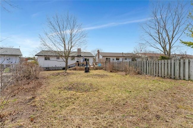 16 Settlers Dr, House other with 3 bedrooms, 2 bathrooms and 4 parking in Kitchener ON | Image 34