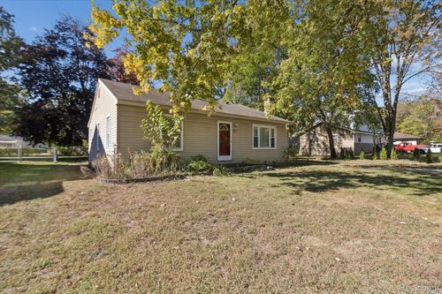 639 N Harvey St, Westland, MI, 48185-3405 | Card Image