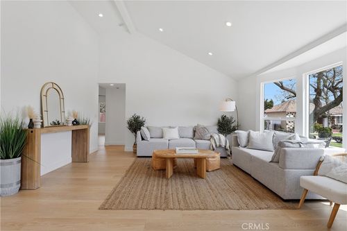 1100 E 124th St, Los Angeles, CA, 90059-3210 | Card Image