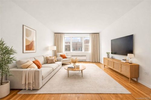 6j-110-15 71st Road, New York, NY, 11375 | Card Image