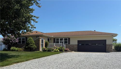 2777 N Applecreek Rd, Wooster, OH, 44691-7940 | Card Image