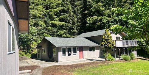 1581 Elochoman Valley Rd, Cathlamet, WA, 98612-9630 | Card Image