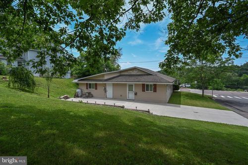 502 E Oak St, OAKLAND, MD, 21550-1611 | Card Image