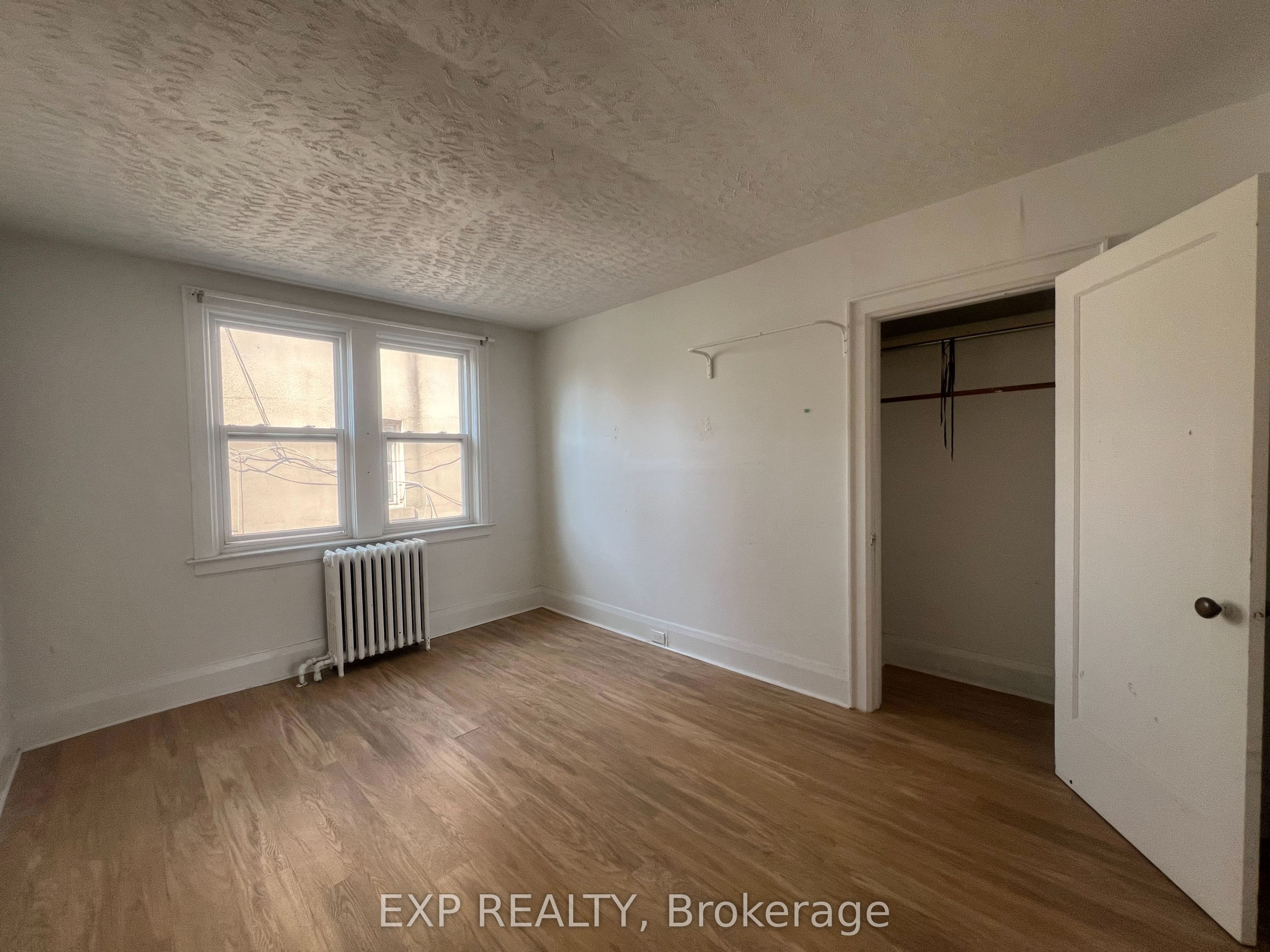 Residential Lease in Toronto C02 4