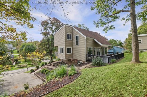 2056 Oakridge Dr, Charleston, WV, 25311-1123 | Card Image