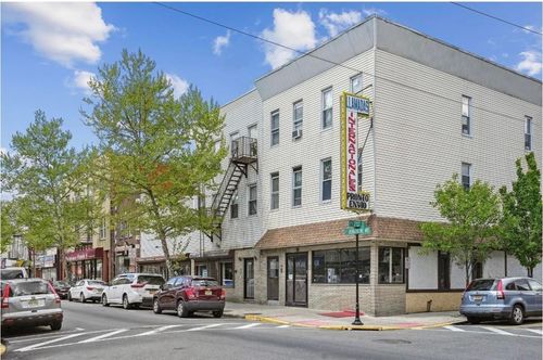 3r-2033 Bergenline Bergenline Ave, Union City, NJ, 07087 | Card Image