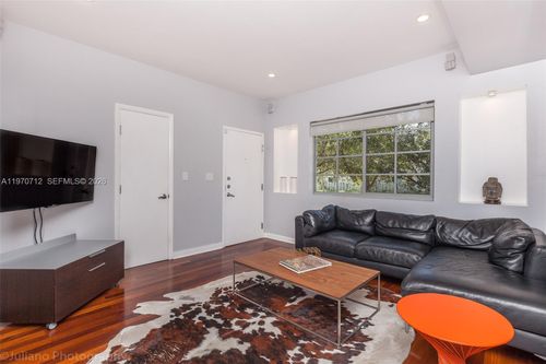 apt-1-911 3rd St, Miami Beach, FL, 33139-6861 | Card Image