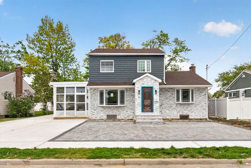 1524 Bowe Rd, Valley Stream, NY, 11580-1307 | Card Image