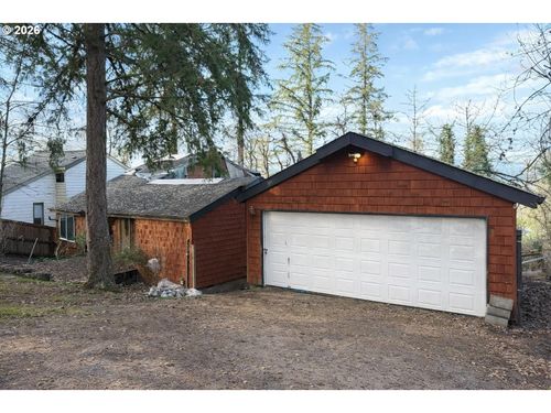 7048 Glacier Dr, Springfield, OR, 97478-7438 | Card Image