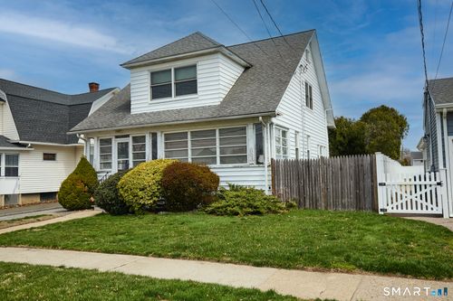 184 Pauline St, Stratford, CT, 06615-7527 | Card Image