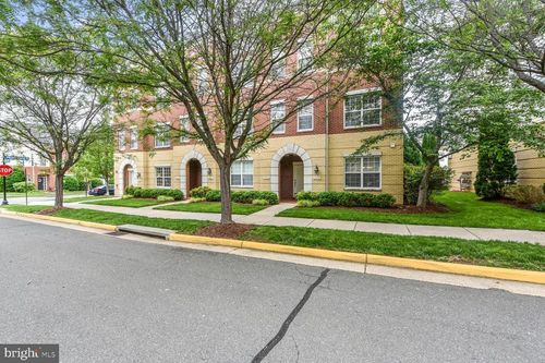 43590 Hampshire Crossing Sq, LEESBURG, VA, 20176-6527 | Card Image