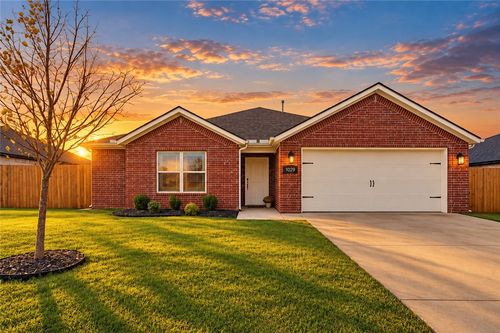 1029 Glenora Ave, Lowell, AR, 72745-7107 | Card Image