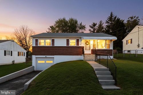 3008 Westside Dr, STAUNTON, VA, 24401-2910 | Card Image