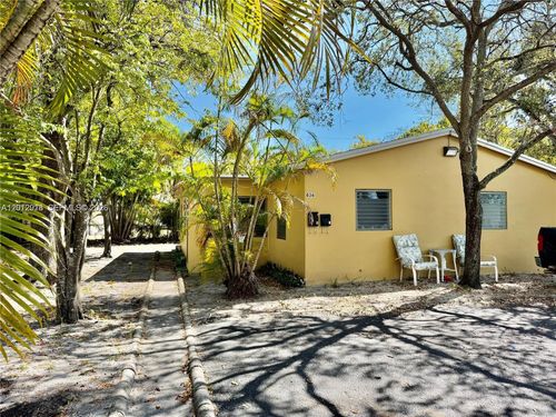 2-836 Nw 12th Ter, Fort Lauderdale, FL, 33311-7018 | Card Image