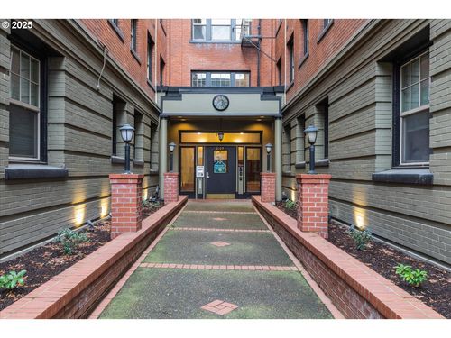 2109 Nw Irving St, Portland, OR, 97210-3280 | Card Image