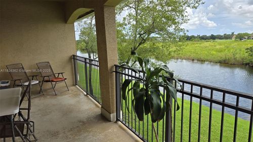 230 Sw 117th Ter, Pembroke Pines, FL, 33025-3495 | Card Image