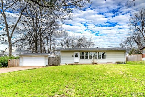 7837 La Belle St, Saint Louis, MO, 63123-2747 | Card Image
