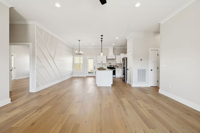 124 Casey St, House other with 3 bedrooms, 2 bathrooms and 2 parking in Brush Creek TN | Image 6