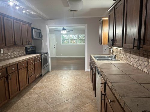 1507 Hillcrest St, Jacksonville, TX, 75766-3543 | Card Image