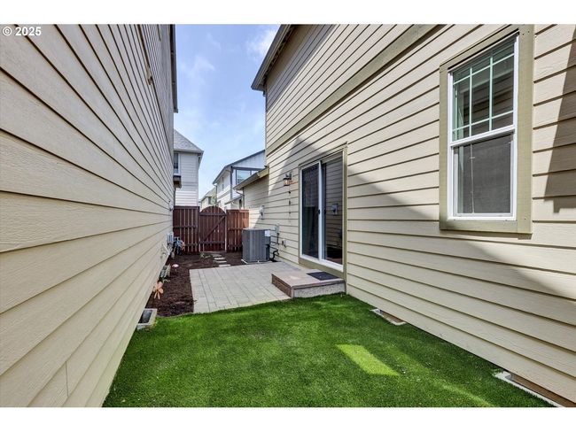 385 Sw Mitchum Ter, House other with 3 bedrooms, 3 bathrooms and 2 parking in Beaverton OR | Image 26