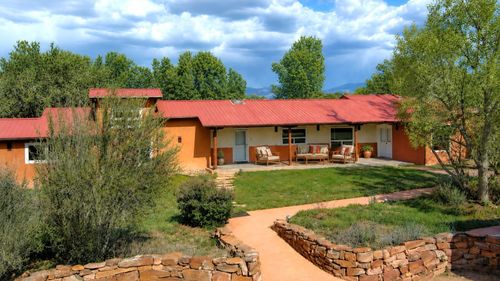 7 Monte Enebro, Santa Fe, NM, 87506-3225 | Card Image