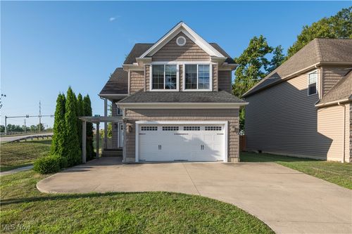 23711 Wolf Rd, Bay Village, OH, 44140-2854 | Card Image