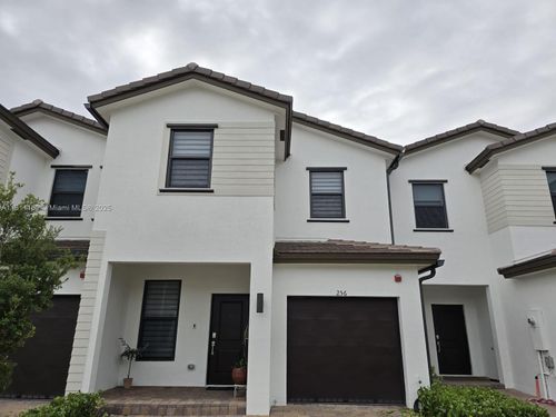 256 Sw 159th Ter, Pembroke Pines, FL, 33027-5060 | Card Image