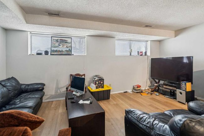 509 and 511 13 Avenue Ne, Home with 5 bedrooms, 2 bathrooms and 3 parking in Calgary AB | Image 18
