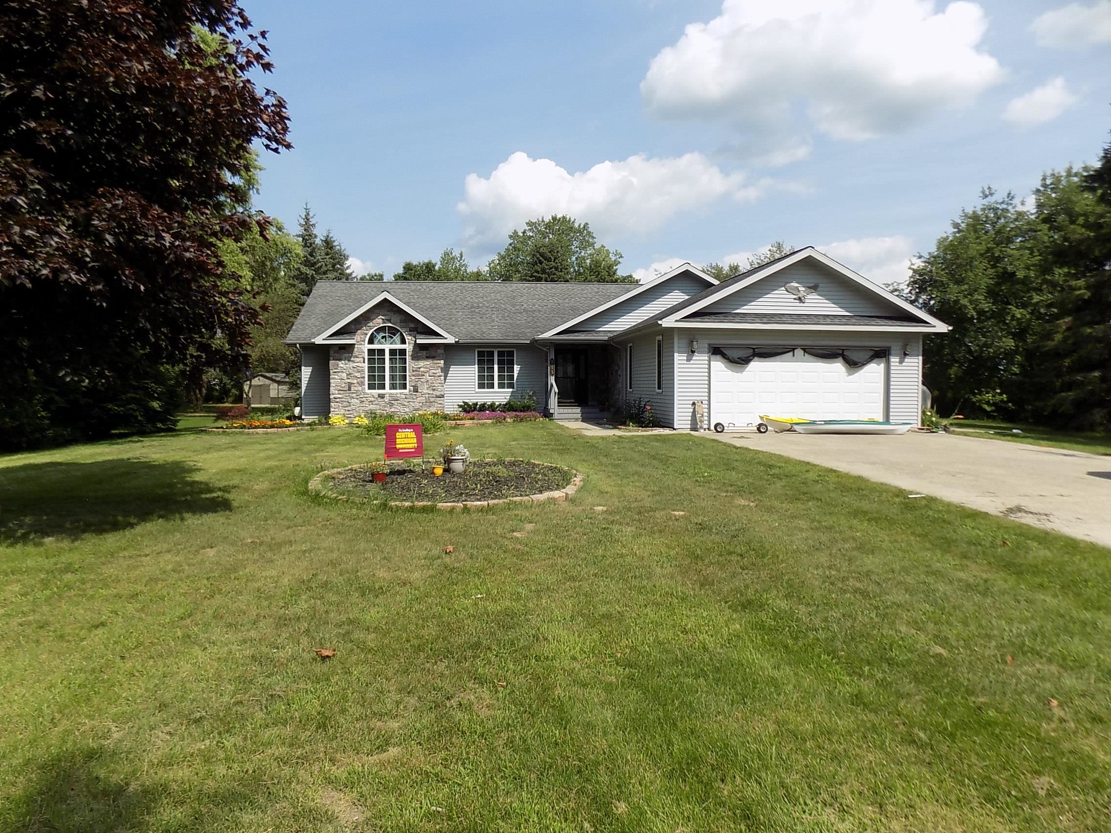 Silverleaf St, Gladwin, MI 48624