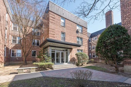 b1-510 Dubois Ave, Valley Stream, NY, 11581-3230 | Card Image