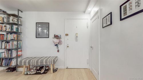 ste-2c-70 108th St, Forest Hills, NY, 11375-4450 | Card Image