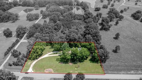 7485 Highway 4 W, Senatobia, MS, 38668-4136 | Card Image