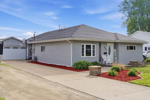 1108 Harvey Dr, Sterling, IL, 61081-1852 | Card Image