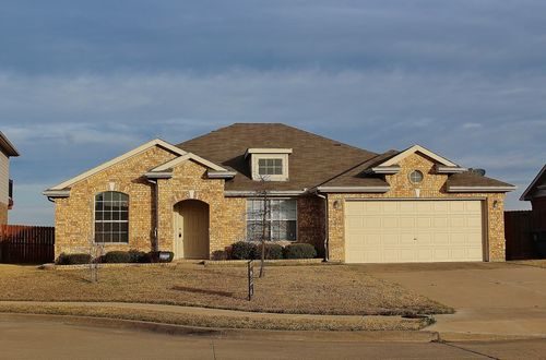 6333 Pool View Dr, Dallas, TX, 75249-3832 | Card Image