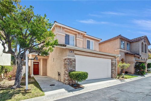 566 Hooper Ave, Simi Valley, CA, 93065-7358 | Card Image