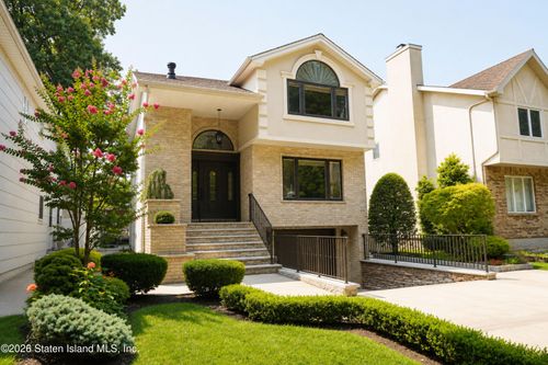 20 N Railroad Street, Staten Island, NY, 10312 | Card Image